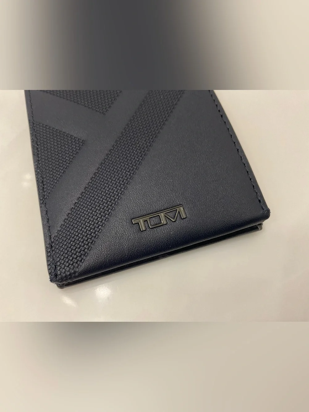NEW Tumi Embossed “T” Slim Single Billfold Wallet - 100% NAVY BLUE LEATHER
